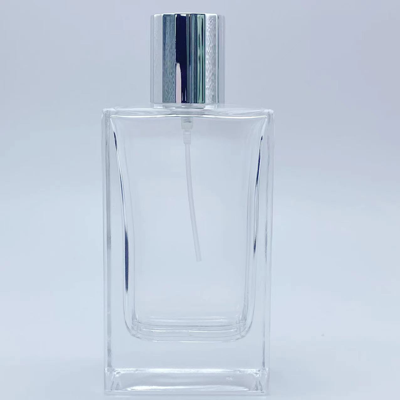 Flacon de parfum carré standard en verre de silex.jpg