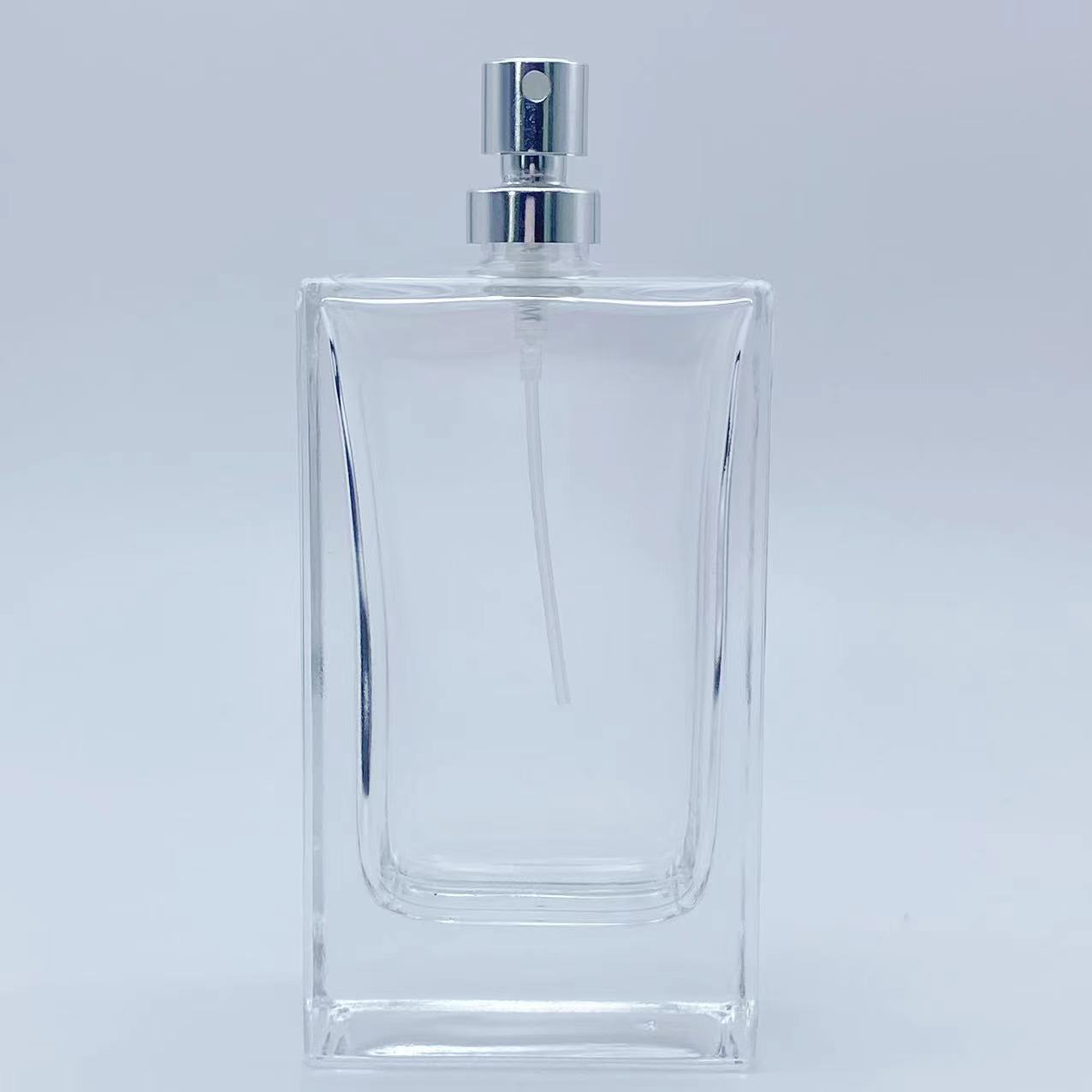 Flacon de parfum carré standard en verre de silex.jpg