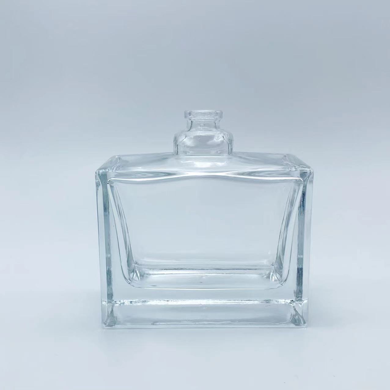 Flacon de Parfum Carré Élégance